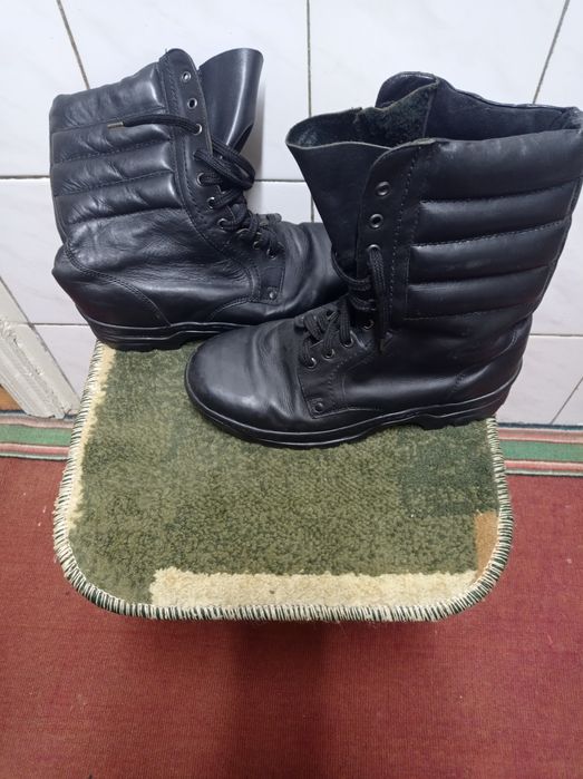 Продам берцы кожаные 42 размер