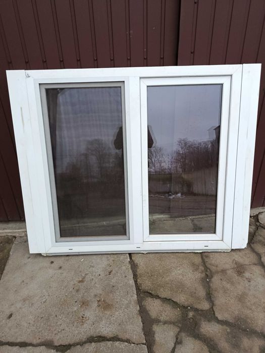 Okno z 2020 roku + moskitiera z 2025