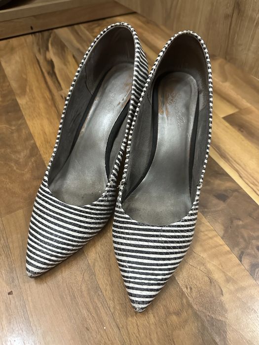 Туфлі на підборах, туфлі лодочки, туфлі в смужку