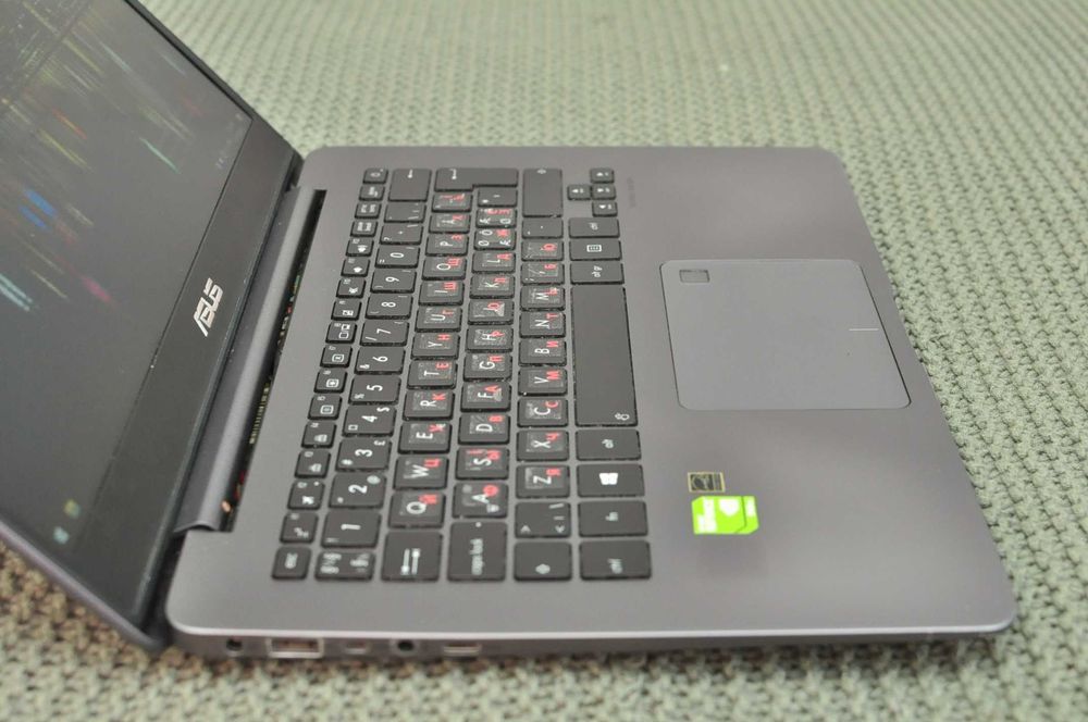 Игровой ноутбук Asus UX 430 (Core i5/  8GB /SSD /  GT 940mx 2Gb)