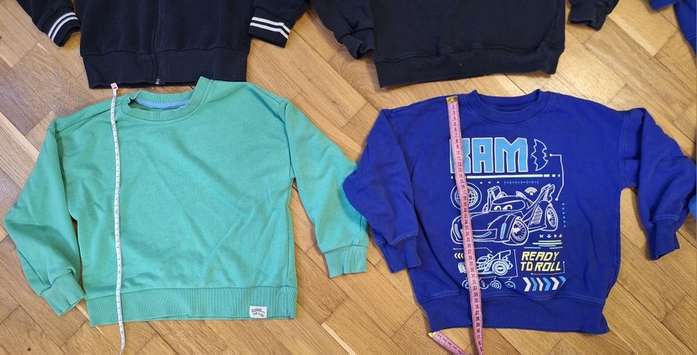 Кофтинки на хлопчика 5-6 років. Гарний стан