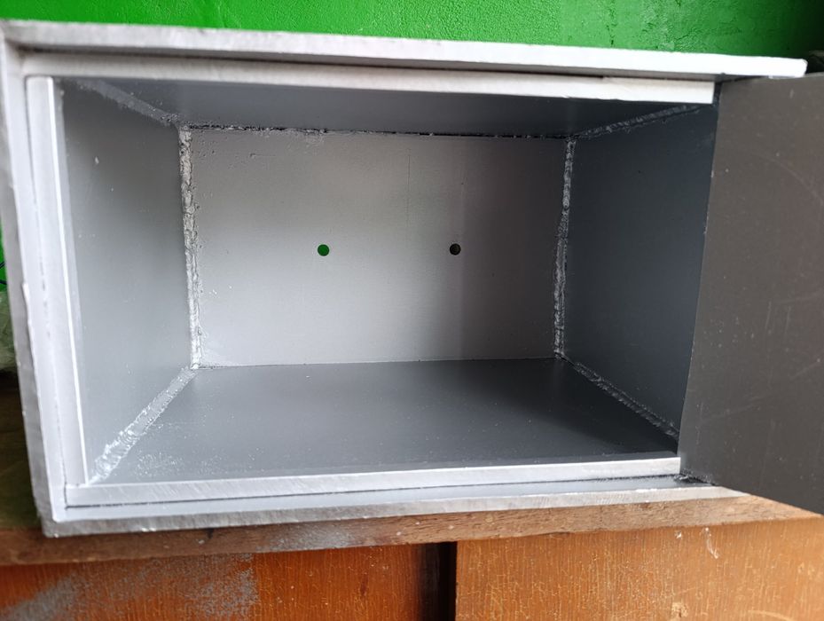 Продам великий сейф,метал 8 мм,вага 28 кг