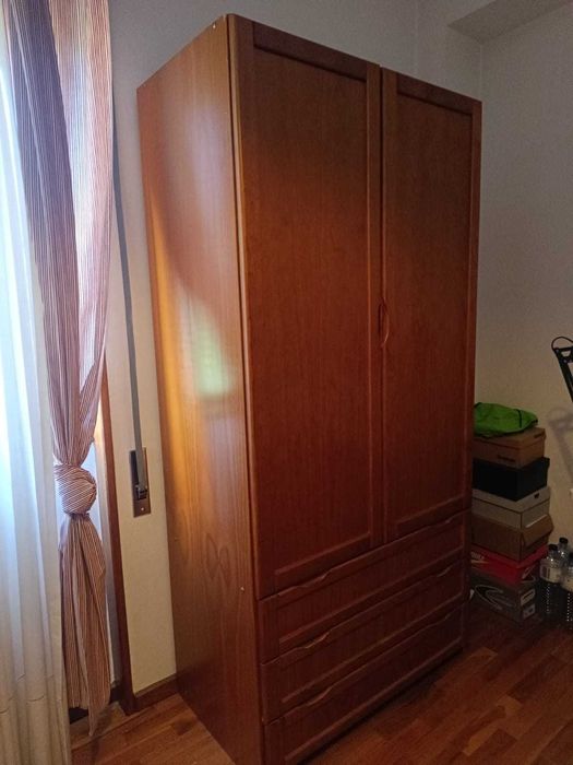Guarda-roupa de 2 portas com 3 gavetas