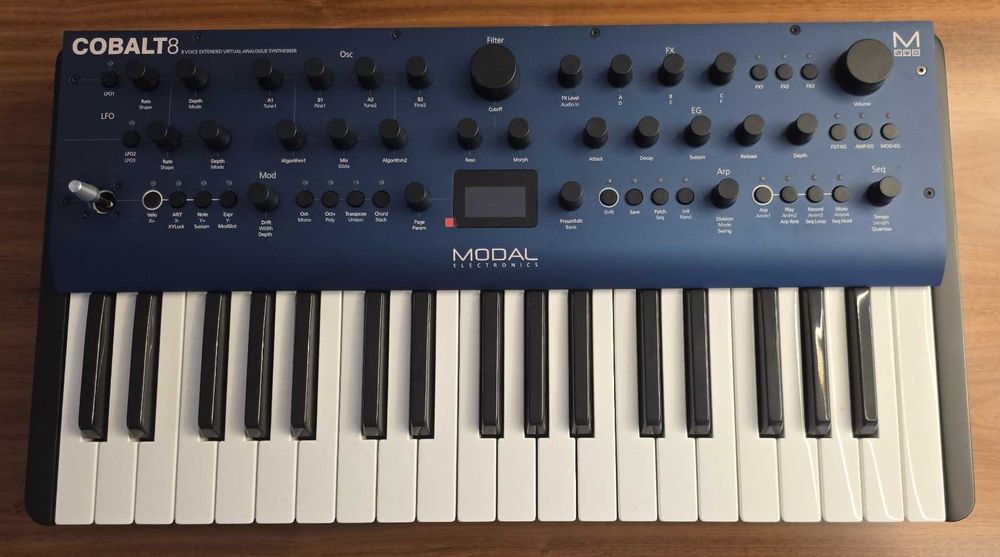 Sintetizador Modal Cobalt8 com decksaver