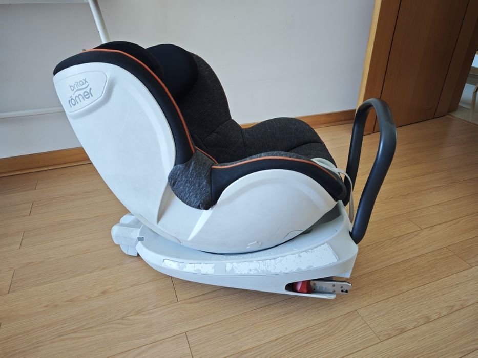 Cadeira Auto 0/1+ - Britax Dualfix 360° até 18kg, isofix, Black Marble
