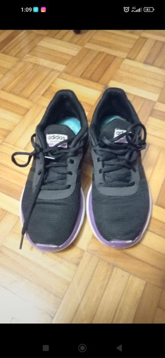 Sapatilhas/ tênis adidas pretas de desporto