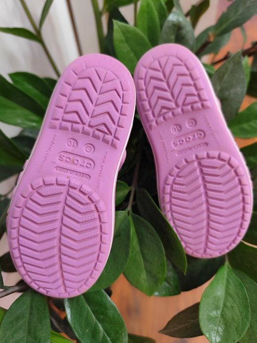 Crocs C10 27 26 sandały gumowe do wody plaża basen przypinki