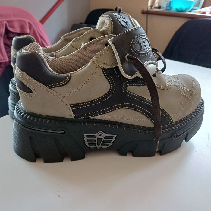 Buty na platformie Booster rozm.42 skorzane