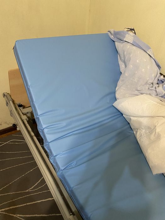 Cama articulada elétrica + colchão + grades