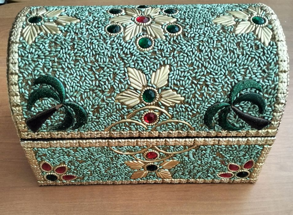 Скриня святкова декоративна