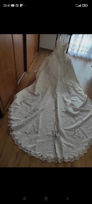 Vestido de noiva alta costura muito elegante