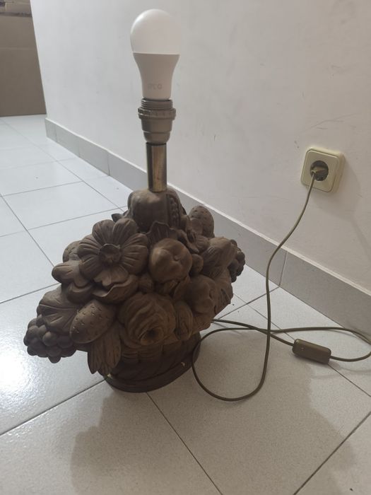 Candeeiro esculpido "fruteira"