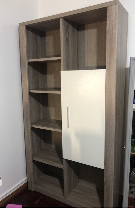 estante castanha e branca como nova