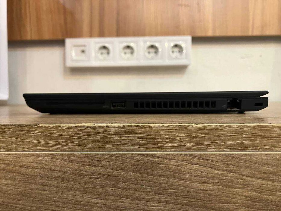 Ноутбук 14" Lenovo ThinkPad T490 / i5-8250U / 8GB / SSD 256GB / гарантія 12 міс.