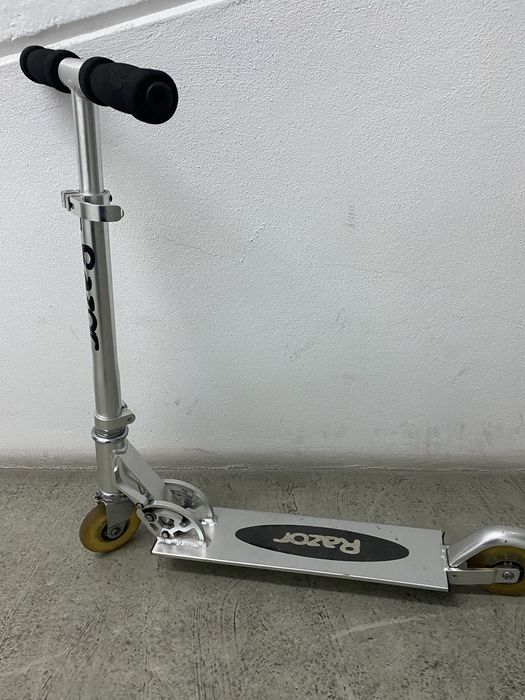 Trotinete RazorTam 8-16a/Junior/ desdobravel, excelente preco!