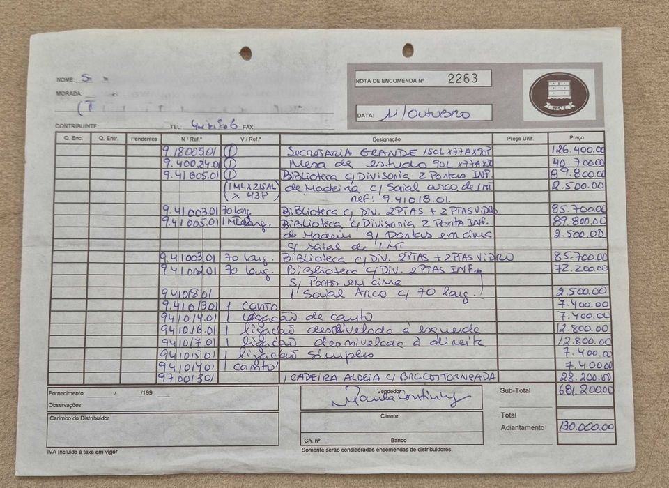 Secretária Grande Companhia Inglesa em madeira – 6 gavetas – dupla face