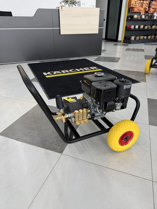 Karcher автономний бензиновий апарат високого тиску 200 бар