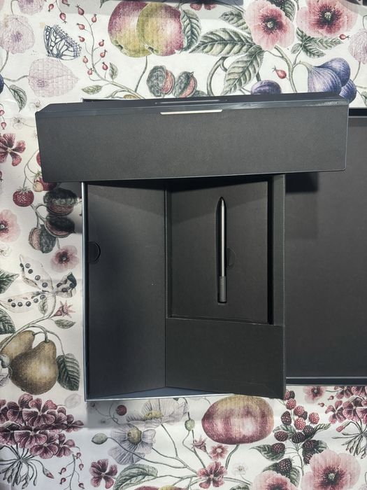 Portátil ASUS ZenBook Pro Duo (UX581GV) - Ecrã Duplo / i7 / 16GB / RTX 2060