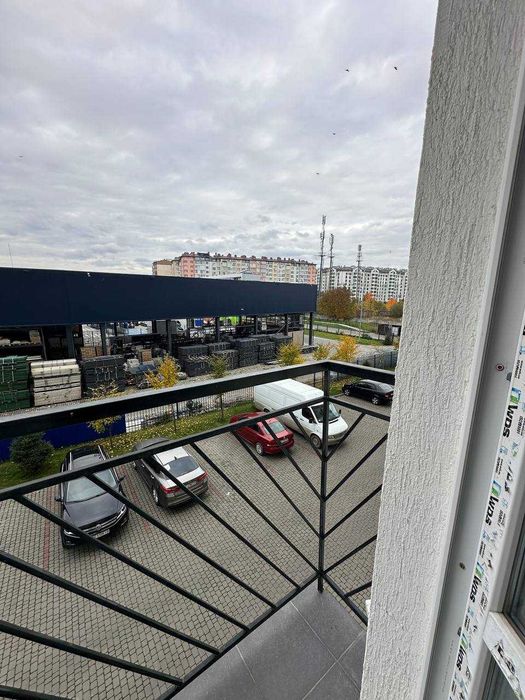 Продається гарна 2 к.квартира біля Епіцентру!