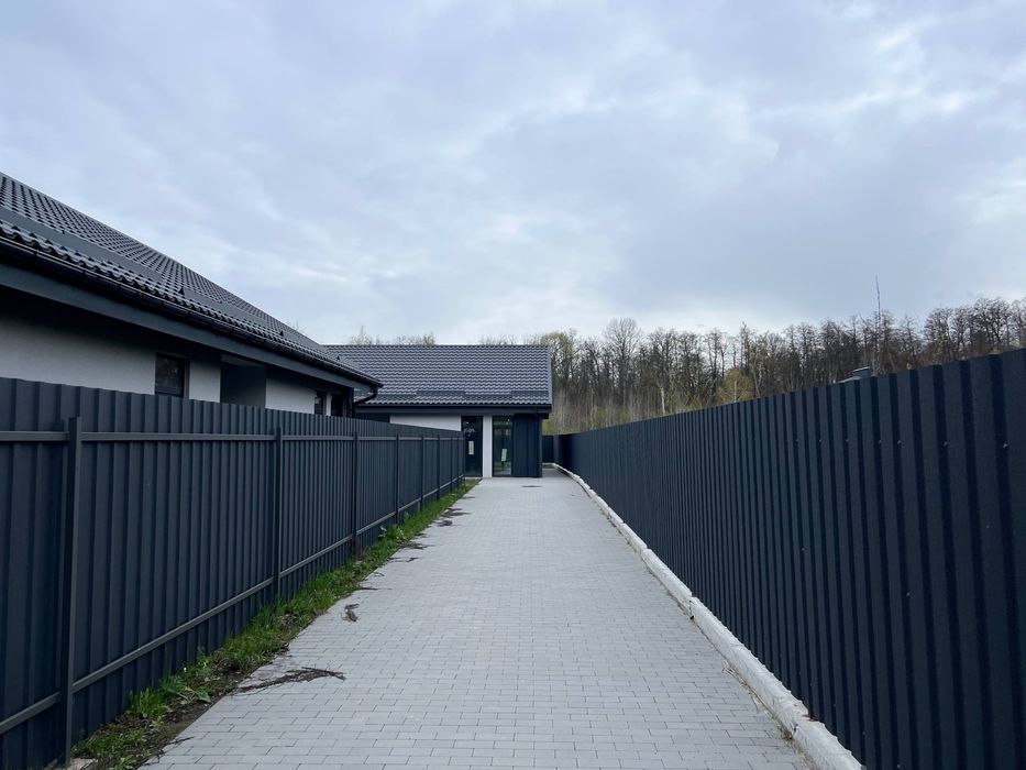 Одноповерховий будинок в Стоянці