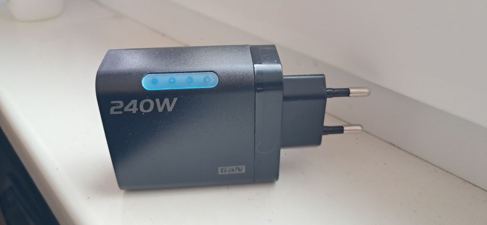 Зарядний пристрій, блок живлення  240вт.