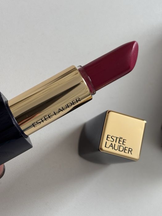 Губна помада Estee Lauder