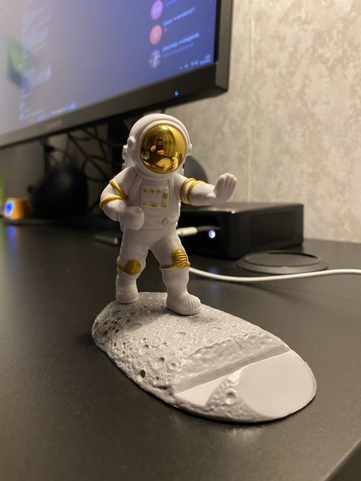 Держатель для телефона космонавт