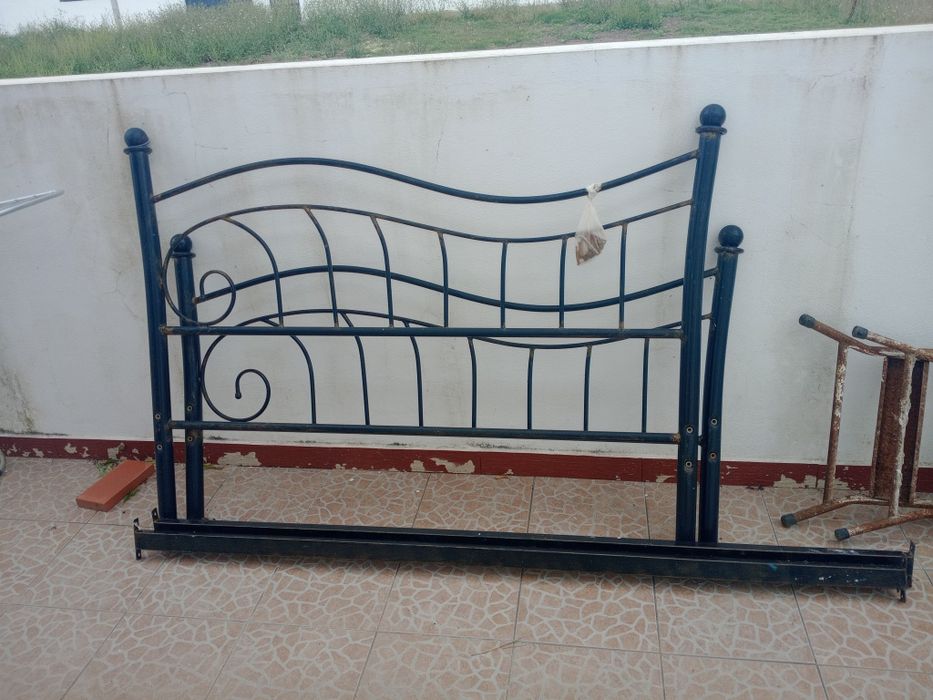 Cama casal estrutura em ferro