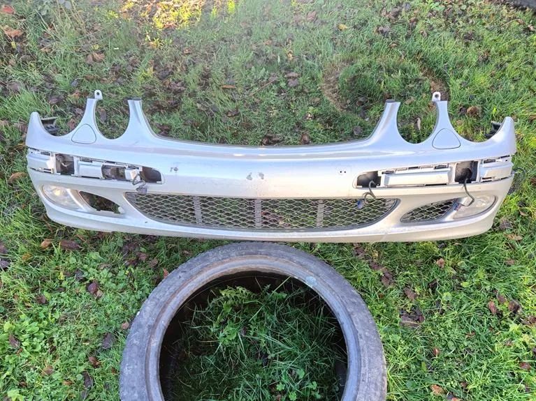 MERCEDES W211 ZDERZAK PRZEDNI PRZÓD CLASSIC SPRYSKIWACZE 744