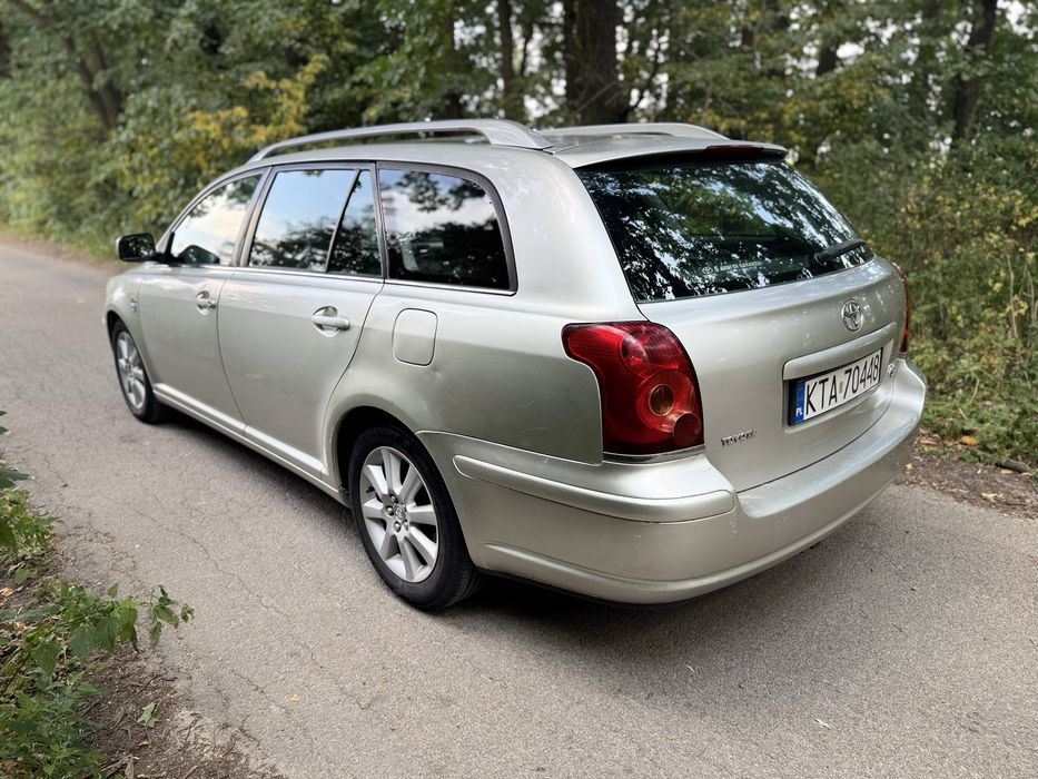 Авто универсал Avensis 2.0 D-4D