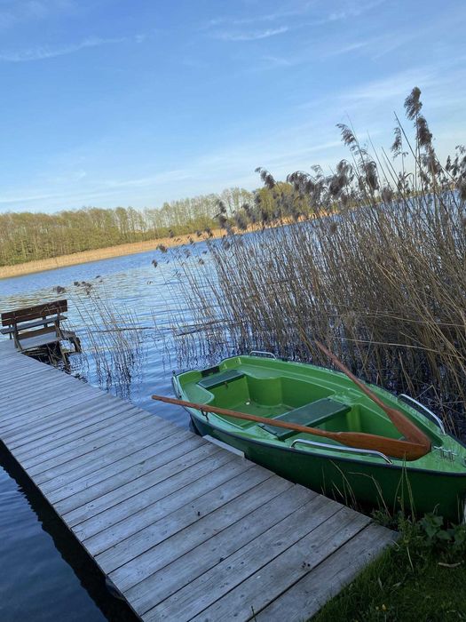 Domek nad jeziorem z własnym brzegiem/plażą
