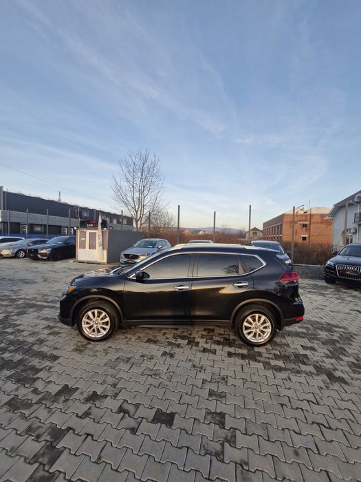 Nissan Rogue SV 4×4