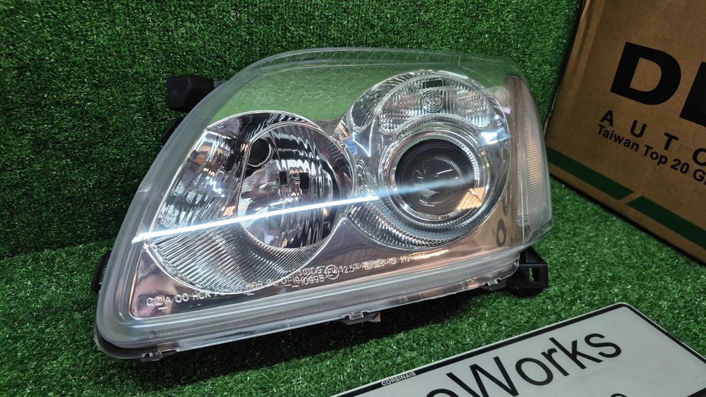 Otica Farol Esquerdo Toyota Avensis T25 2003 a 2006 Ref. 212-11F3L-LD-EM NOVO
