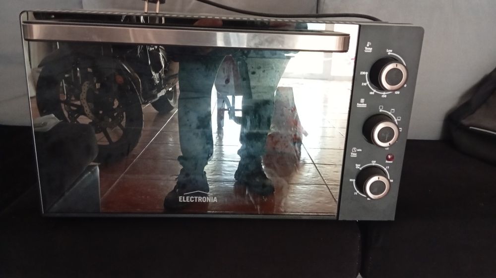 Forno eléctrico em bom estado