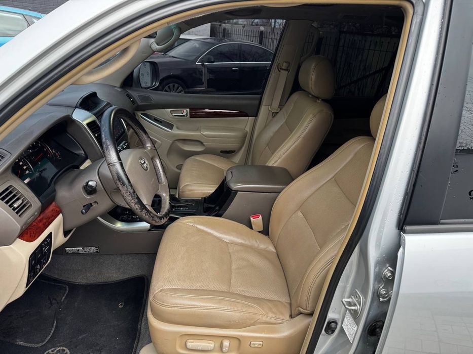 Toyota Land Cruiser 2003г., 4.0 газ/бензин, 7 мест. Обмен, Лизинг