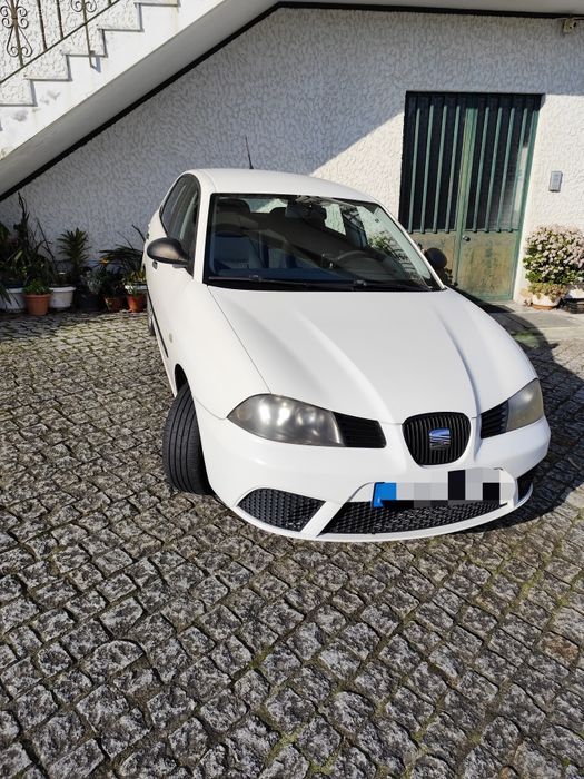 Ibiza com arranjo a fazer