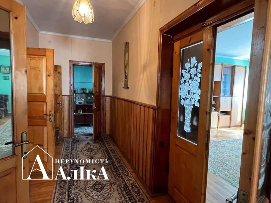 Продам великий будинок в хорошій локації