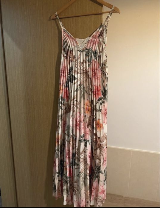 Vestido novo plissado