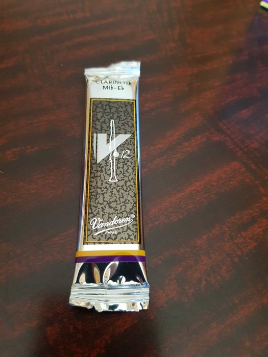 8 Palhetas Clarinete Mi b (requinta) da marca Vandoren, modelo V12 n°3