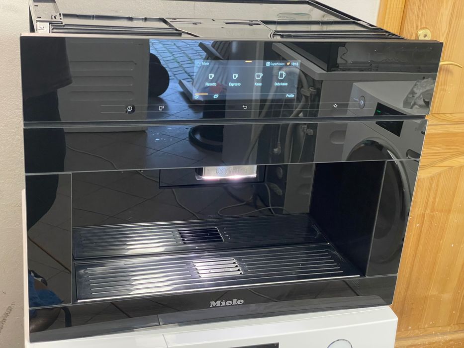 Automatyczny ekspres do kawy do zabudowy MIELE CVA 7845 czarny