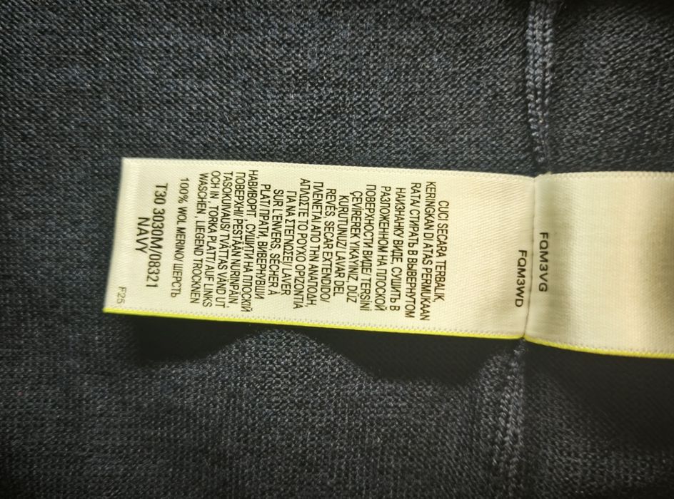 Нова шерстяна футболка M&S Extra fine merino wool, розмір L
