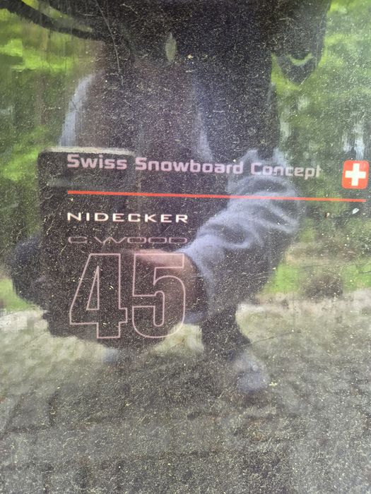 Deska snowboardowa Nidecker Next 145 z wiązaniami