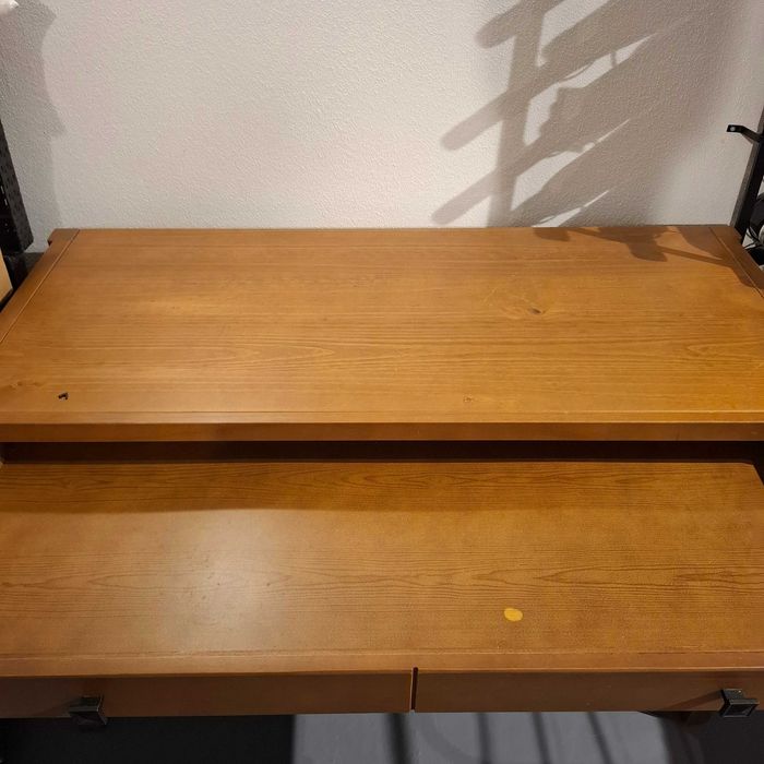 Secretária em pinho maciço