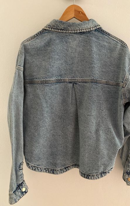 Джинсова куртка Zara. (Підійде на S/M)