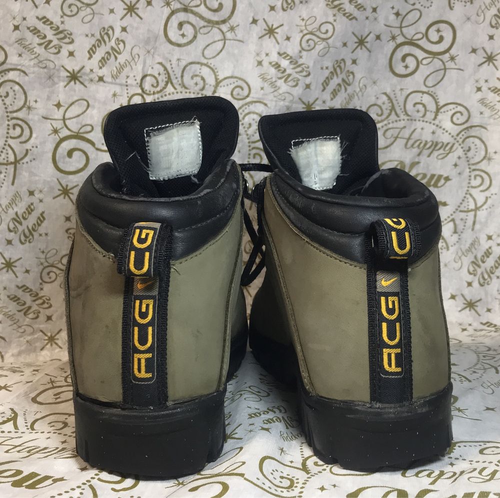Vintage Women s Nike Air ACG Regrind Leather Hiking Boots 725 Olx