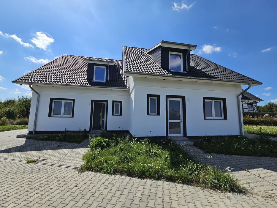 Продаж котеджу (спарка) з виконаним чорновим ремонтом. Солонка.