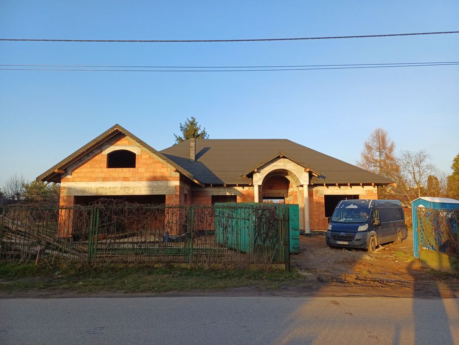 Budowa domów usługi budowlane murarz cieśla