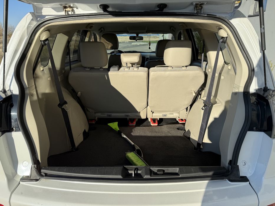 Mitsubishi Outlander XL 2011 2.4 бензин