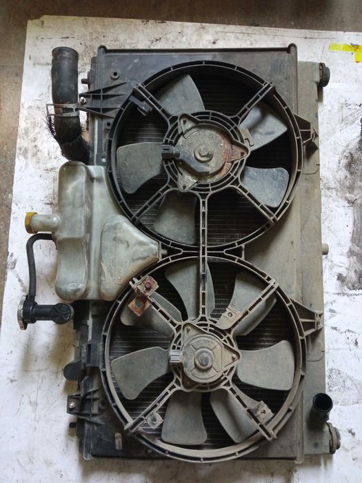 Вентилятор радіатора дифузор бачок Mazda 6 2.0 TDI 02-07