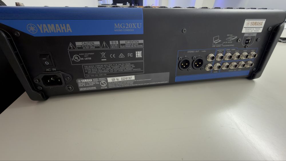 Mesa de Mistura Yamaha MG20XU – 20 Canais com Efeitos e USB